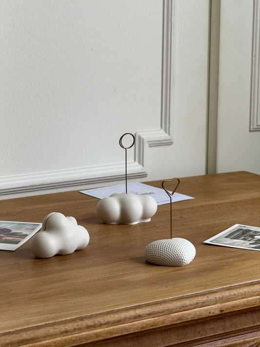 Trio de porte-photos en forme de nuage et de cœur vue rapprochée.