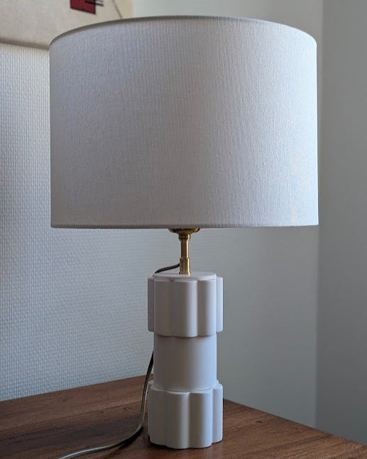 Lampe Design Blanche Illari Modèle Kronos.