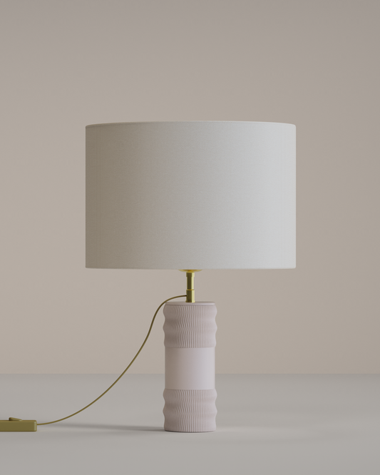 Lampe Flamme Blanche Illari mise en valeur.