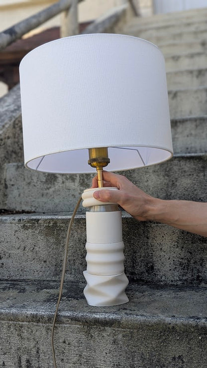 Lampe Illari, modèle Orbe Blanc. Assemblage des Modules en extérieur.