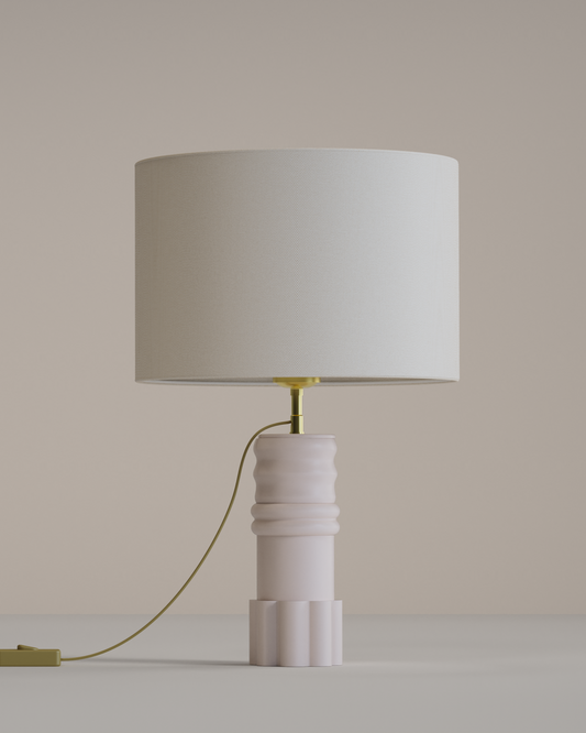 Lampe Sentinelle Blanche Illari mise en valeur.