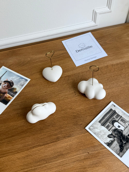 Trio de porte-photos en forme de nuage et de cœur en vue de dessus.